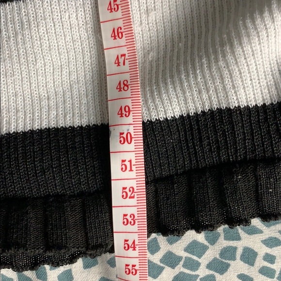 Black and white striped knitted sweater top - Picture 5 of 8